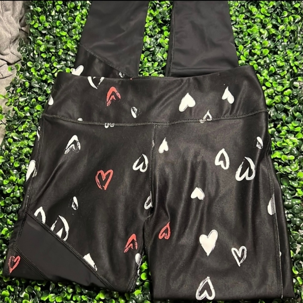Demi Lovato for Fabletics Hearts Leggings- Medium